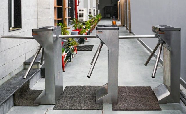 Security-Turnstile-Tripod